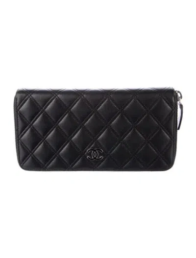 Pre-owned Chanel 2014-2015 Double Stitch Yen Wallet In Black