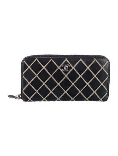 Pre-owned Chanel 2014-2015 Interlocking Cc Logo Continental Wallet In Black
