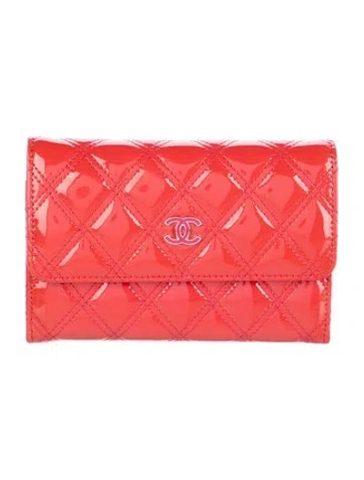 Pre-owned Chanel 2014-2015 Patent Cc Quilted Flap Card Holder In Red
