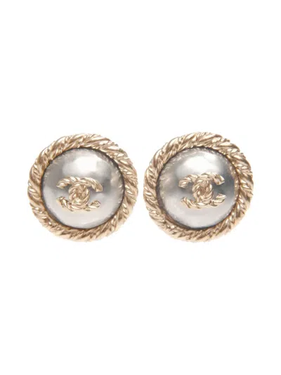 Pre-owned Chanel 2015 Cc Mark Pearls Detail Earrings In Gray