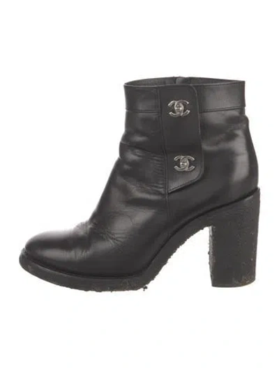 Pre-owned Chanel 2015 Interlocking Cc Logo Boots In Black