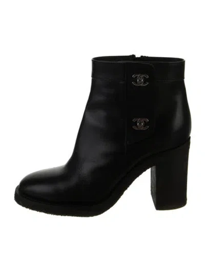 Pre-owned Chanel 2015 Interlocking Cc Logo Boots In Black