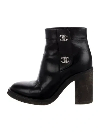 Pre-owned Chanel 2015 Interlocking Cc Logo Boots In Black
