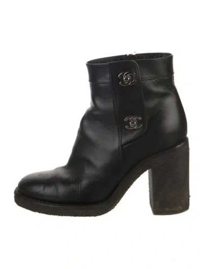 Pre-owned Chanel 2015 Interlocking Cc Logo Boots In Black