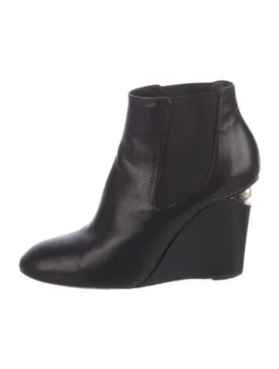 Pre-owned Chanel 2015 Interlocking Cc Logo Chelsea Boots In Black