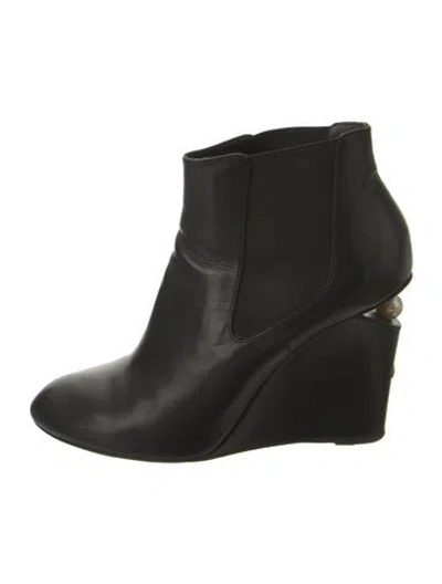 Pre-owned Chanel 2015 Interlocking Cc Logo Chelsea Boots In Black