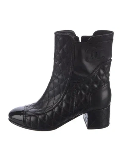 Pre-owned Chanel 2015 Interlocking Cc Logo Combat Boots In Black