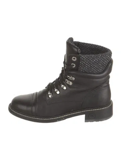 Pre-owned Chanel 2015 Interlocking Cc Logo Combat Boots In Black/blue