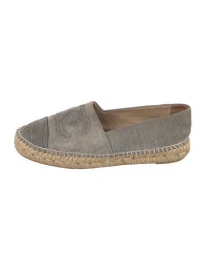 Pre-owned Chanel 2015 Interlocking Cc Logo Espadrilles In Grey