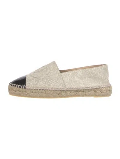 Pre-owned Chanel 2015 Interlocking Cc Logo Espadrilles In Neutrals