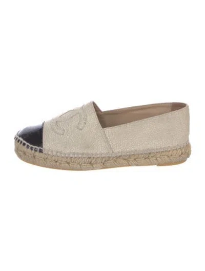 Pre-owned Chanel 2015 Interlocking Cc Logo Espadrilles In Neutrals