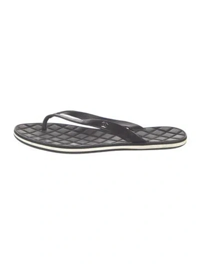 Pre-owned Chanel 2015 Interlocking Cc Logo Flip Flops In Black