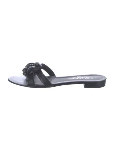Pre-owned Chanel 2015 Interlocking Cc Logo Flip Flops In Black/silver