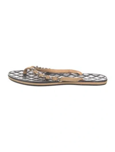 Pre-owned Chanel 2015 Interlocking Cc Logo Flip Flops In Neutrals