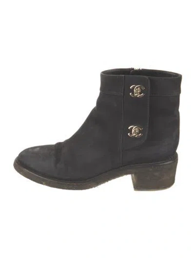 Pre-owned Chanel 2015 Interlocking Cc Logo Moto Boots In Black