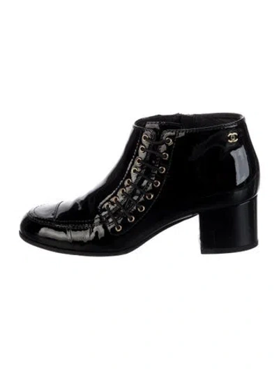 Pre-owned Chanel 2015 Interlocking Cc Logo Mules In Black