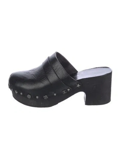 Pre-owned Chanel 2015 Interlocking Cc Logo Mules In Black