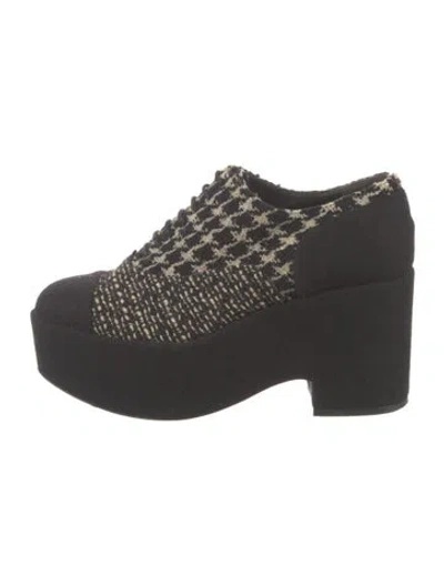 Pre-owned Chanel 2015 Interlocking Cc Logo Pumps