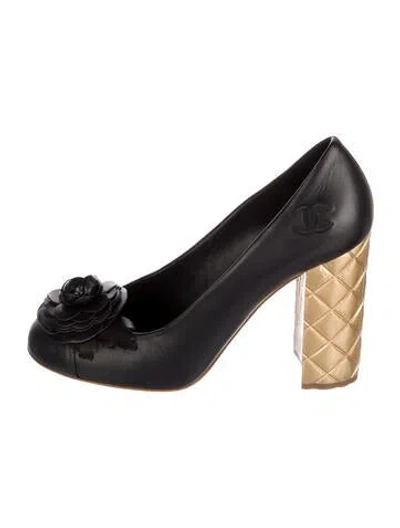 Pre-owned Chanel 2015 Interlocking Cc Logo Pumps In Black