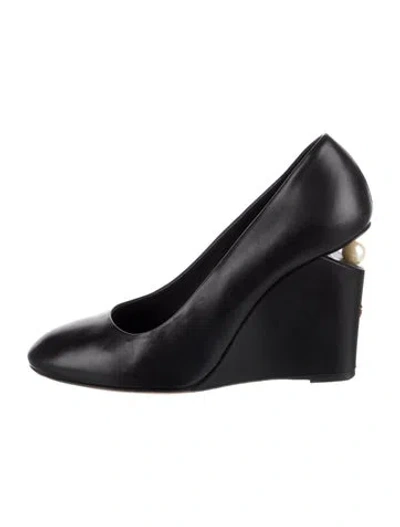 Pre-owned Chanel 2015 Interlocking Cc Logo Pumps In Black