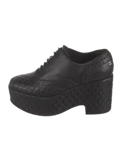 Pre-owned Chanel 2015 Interlocking Cc Logo Pumps In Black