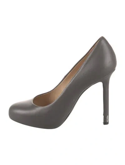 Pre-owned Chanel 2015 Interlocking Cc Logo Pumps In Gray