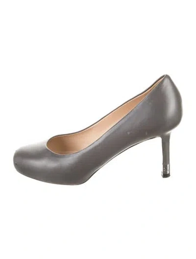 Pre-owned Chanel 2015 Interlocking Cc Logo Pumps In Gray