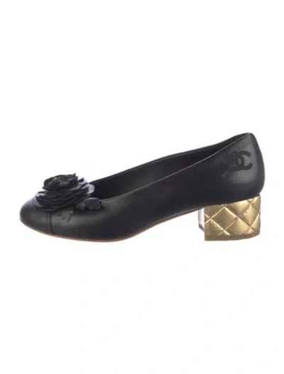 Pre-owned Chanel 2015 Interlocking Cc Logo Pumps In Multi