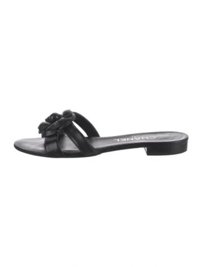 Pre-owned Chanel 2015 Interlocking Cc Logo Slides In Black