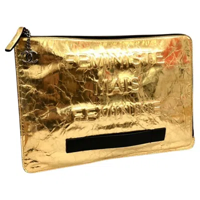 Pre-owned Chanel 2015 Spring Runway  Metallic Gold Toned Distressed Leather Clutch Bag