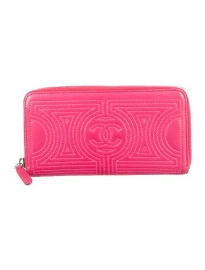 Pre-owned Chanel 2015-2016 Interlocking Cc Logo Continental Wallet In Pink