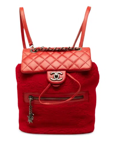 Pre-owned Chanel 2015-2016 Small Shearling And Glazed Calfskin Mountain Backpack In Red