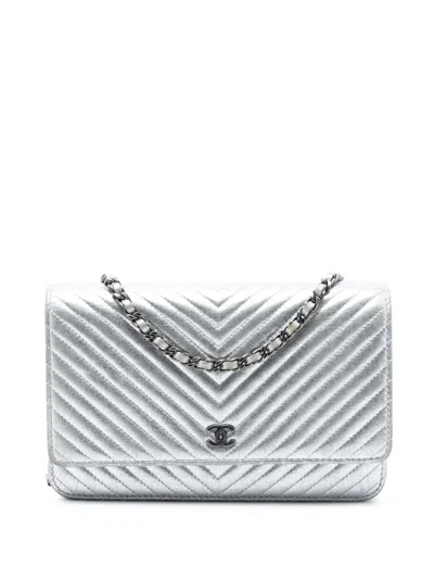 Pre-owned Chanel 2016-2017 Cc Chevron Metallic Lambskin Wallet On Chain Crossbody Bag In Silver