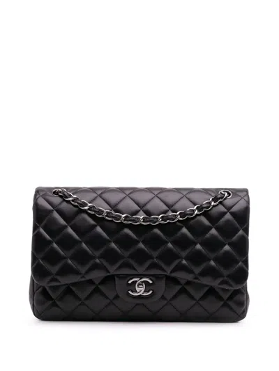 Pre-owned Chanel 2016-2017 Jumbo Classic Lambskin Double Flap Shoulder Bag
