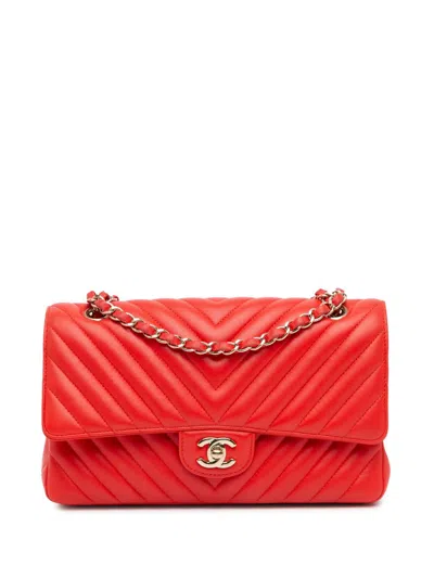 Pre-owned Chanel 2016-2017 Medium Classic Chevron Lambskin Double Flap Shoulder Bag In Red
