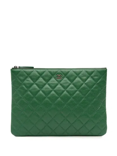 Pre-owned Chanel 2016-2017 Medium Quilted Caviar O Case Clutch Bag In Green