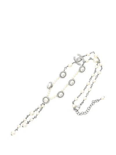 Pre-owned Chanel 2016 Cc Stainless Steel Faux Pearl And Rhinestone Station Necklace Costume Necklace In White