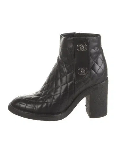 Pre-owned Chanel 2016 Interlocking Cc Logo Boots In Black