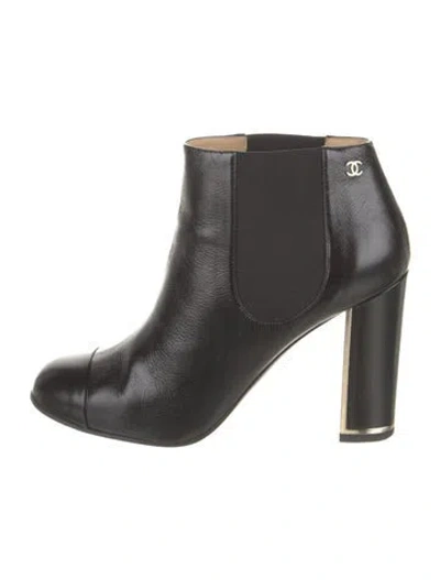 Pre-owned Chanel 2016 Interlocking Cc Logo Chelsea Boots In Black
