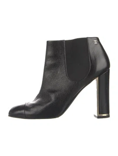 Pre-owned Chanel 2016 Interlocking Cc Logo Chelsea Boots In Black