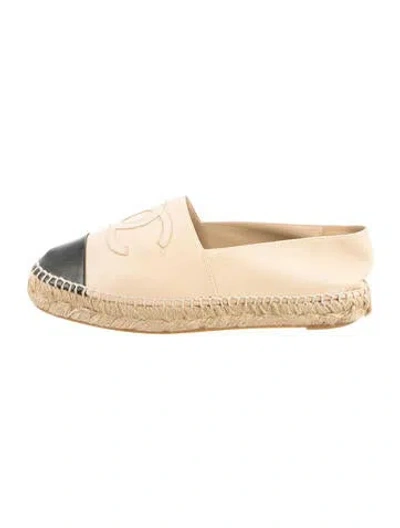 Pre-owned Chanel 2016 Interlocking Cc Logo Espadrilles In Black/neutrals