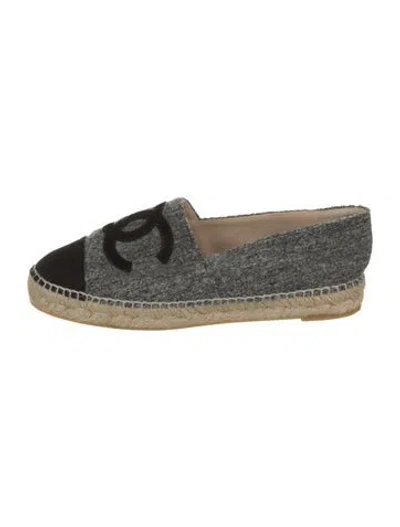 Pre-owned Chanel 2016 Interlocking Cc Logo Espadrilles In Gray