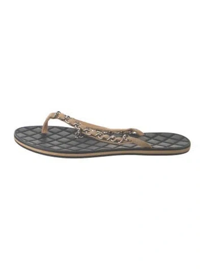 Pre-owned Chanel 2016 Interlocking Cc Logo Flip Flops In Neutrals/silver