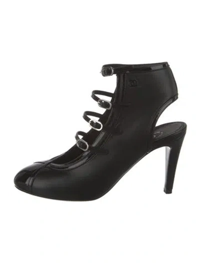Pre-owned Chanel 2016 Interlocking Cc Logo Lace-up Boots In Black