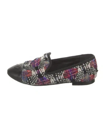 Pre-owned Chanel 2016 Interlocking Cc Logo Loafers In Black