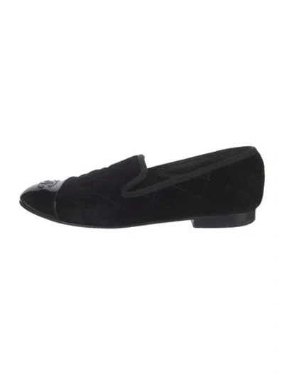 Pre-owned Chanel 2016 Interlocking Cc Logo Loafers In Black