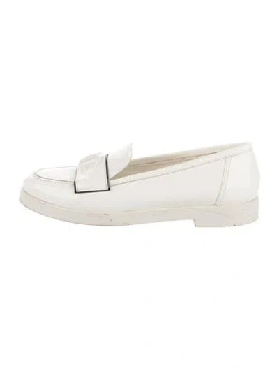 Pre-owned Chanel 2016 Interlocking Cc Logo Loafers In White