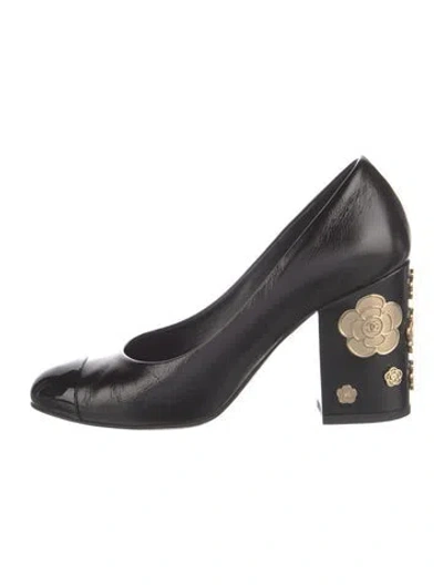 Pre-owned Chanel 2016 Interlocking Cc Logo Pumps In Black