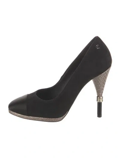 Pre-owned Chanel 2016 Interlocking Cc Logo Pumps In Black