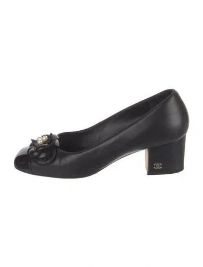 Pre-owned Chanel 2016 Interlocking Cc Logo Pumps In Black
